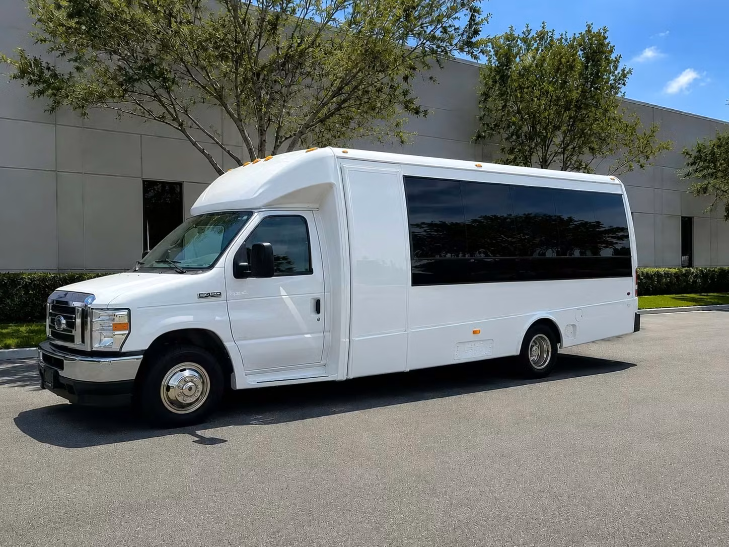 rockledge 15 passenger minibus rental