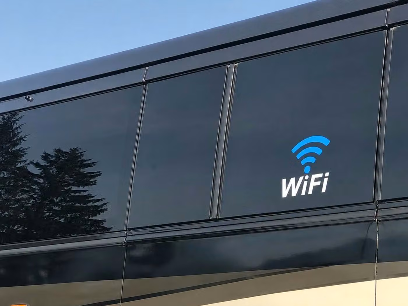 rockledge 18 passenger minibus wifi