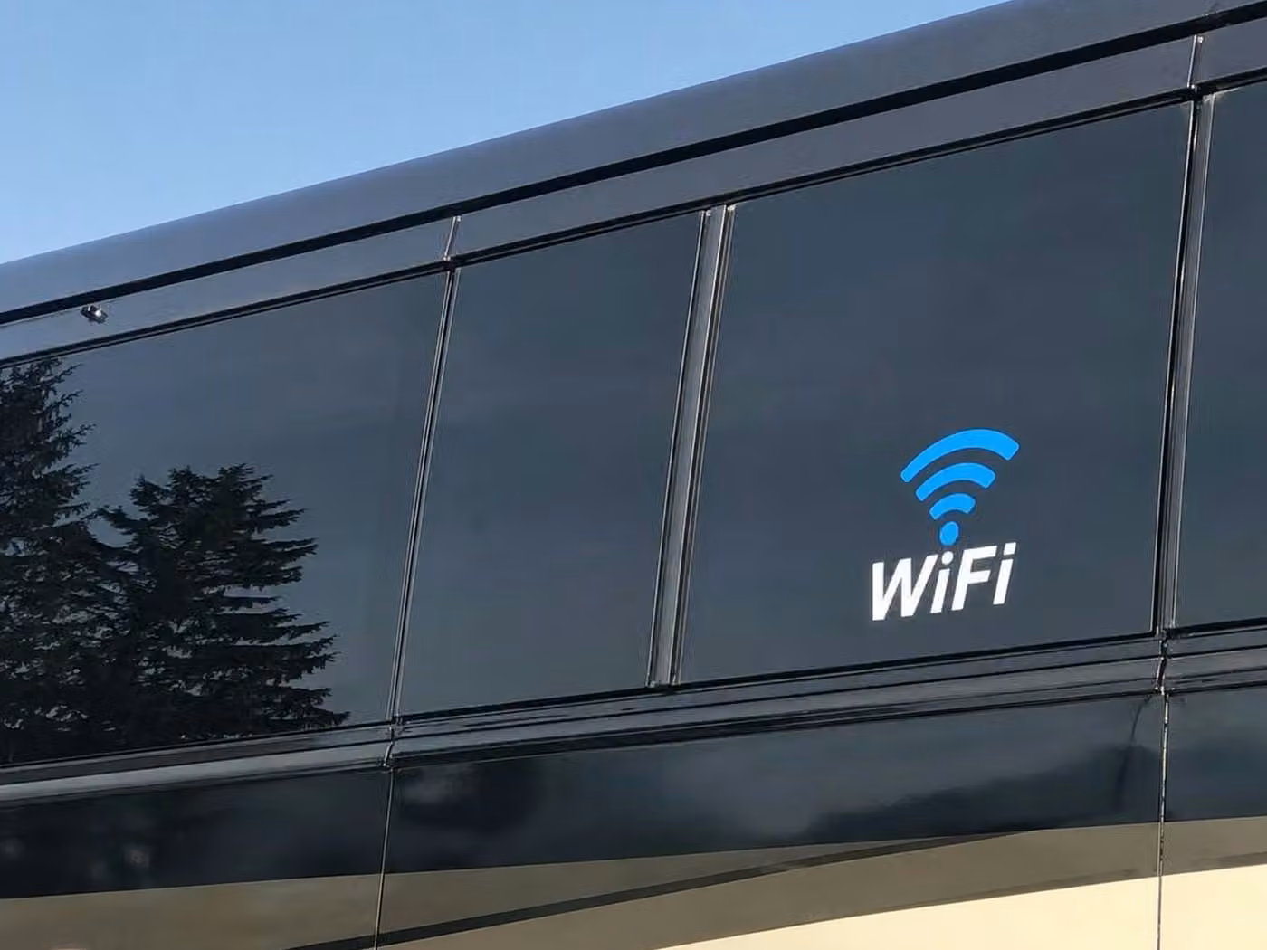 rockledge 25 passenger minibus wifi