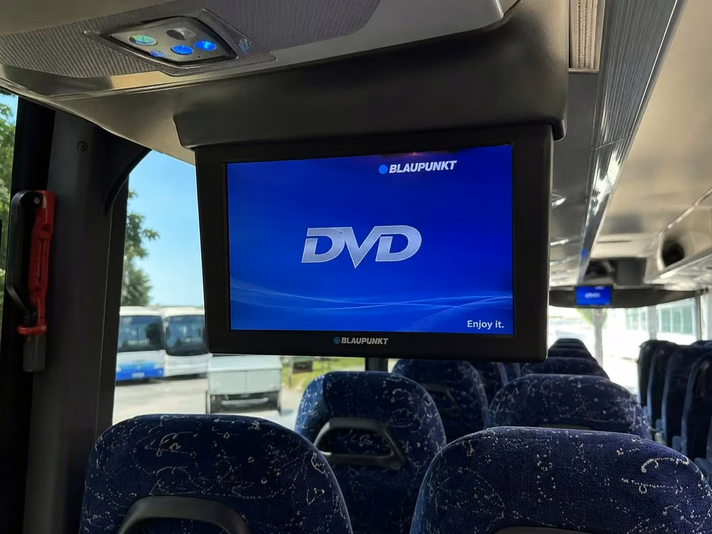 rockledge 56 passenger charter bus tvs