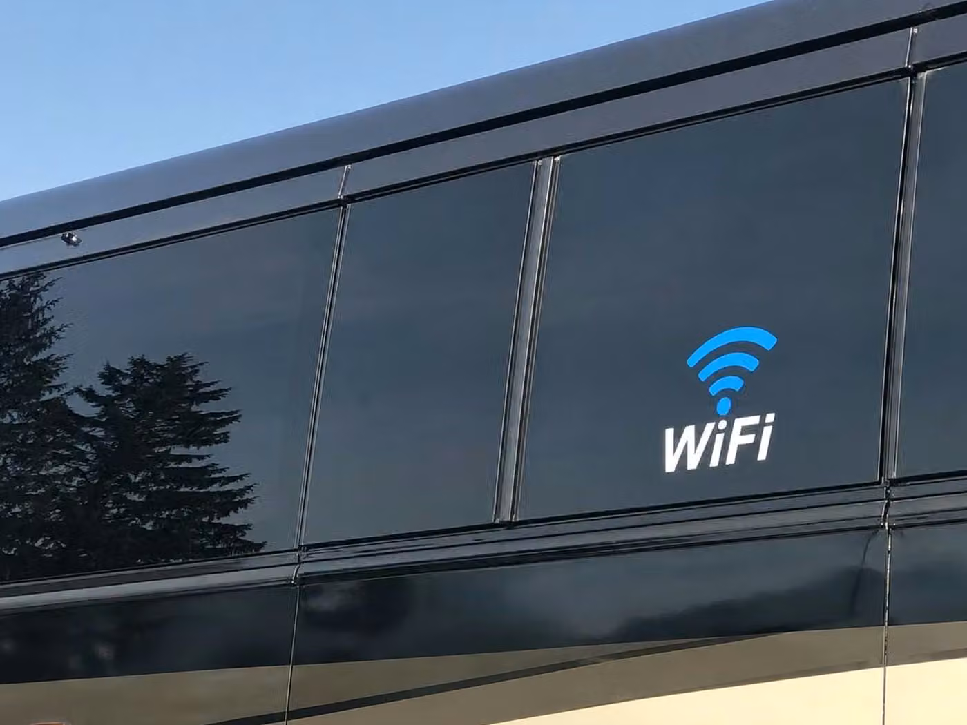 rockledge 56 passenger charter bus wifi